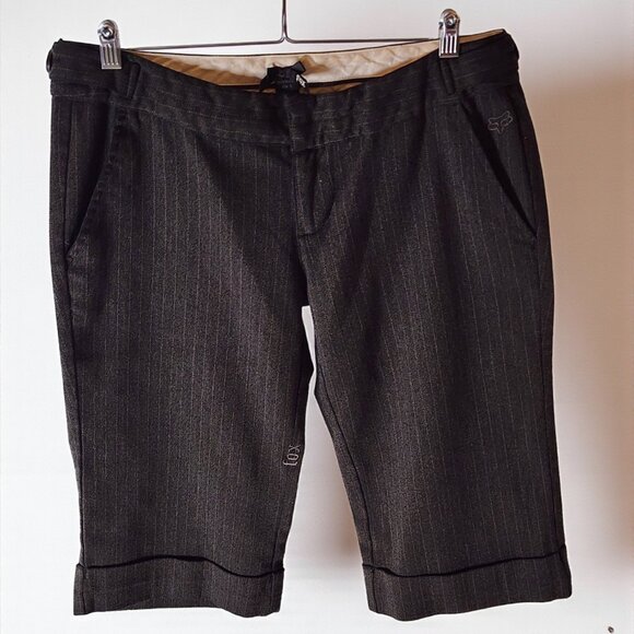 Fox Pinstripe Bermuda Shorts – Size 5 Y2K Career Grunge Style - Picture 2 of 10